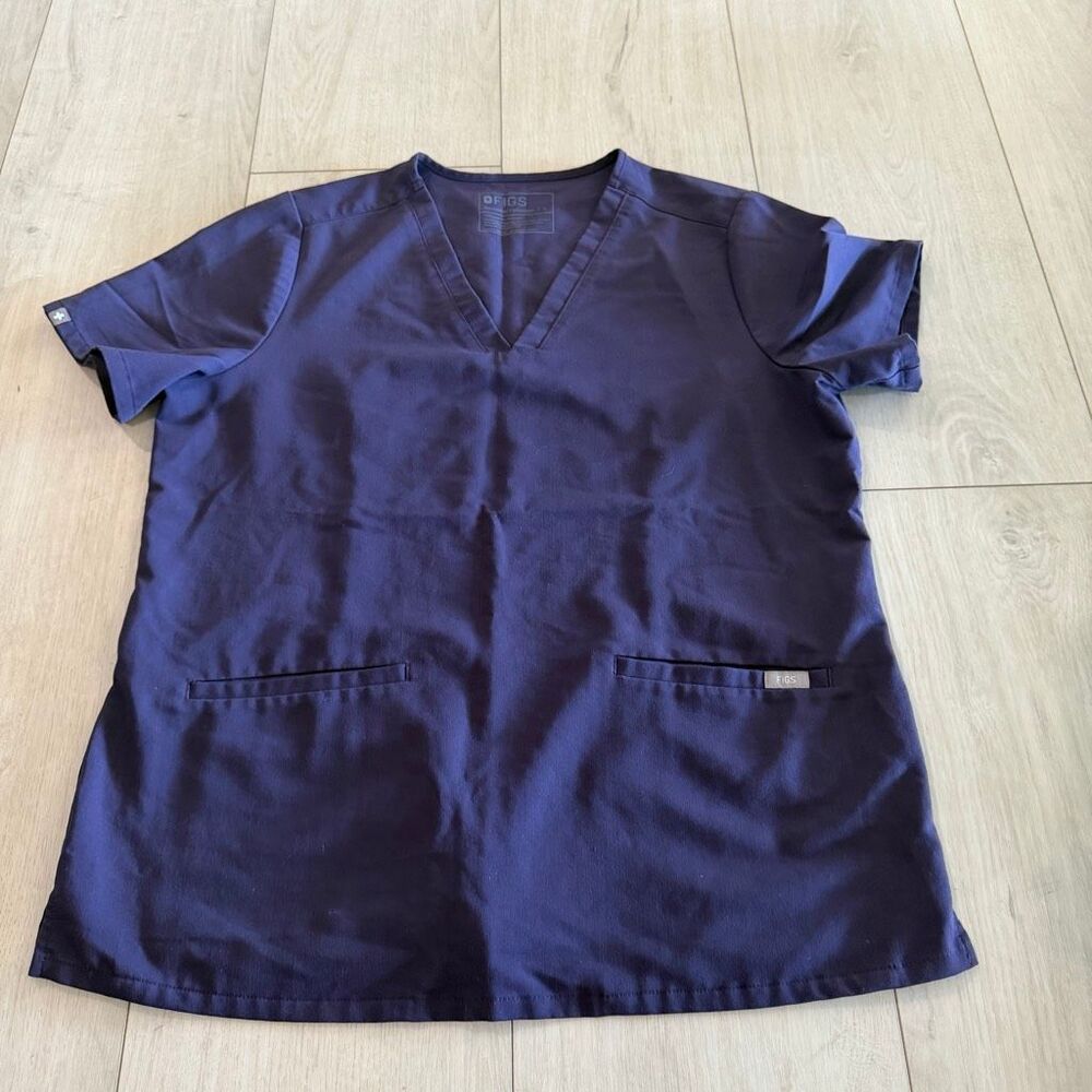 Figs womens scrubs top size L (B)